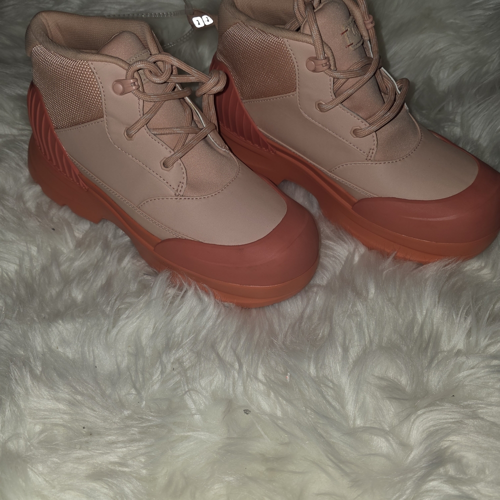 UGG Women's Lace Up Boots Never Worn- Pink and Orange